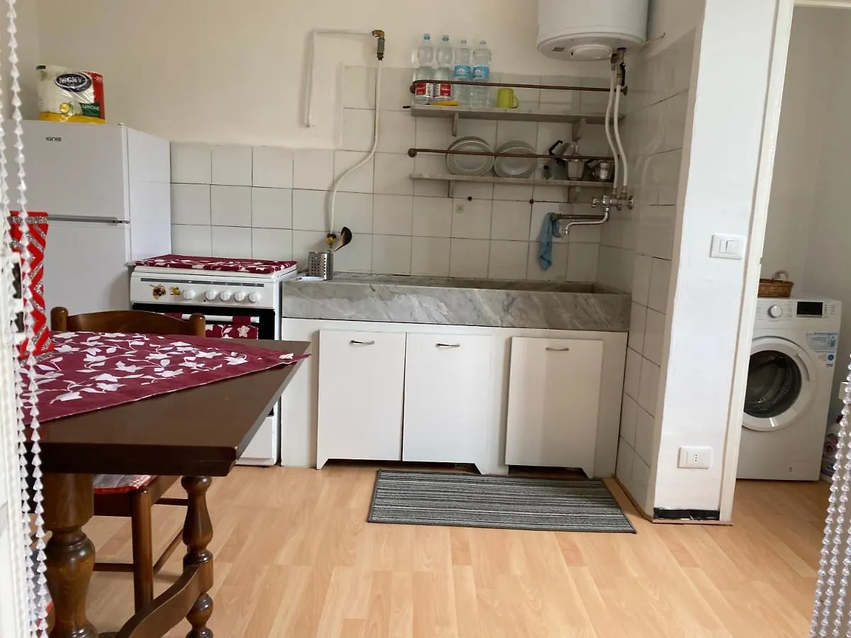 Villa Elisa Imperia 0*,